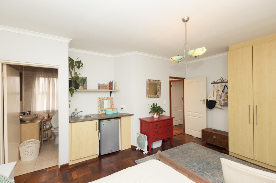 To Let 5 Bedroom Property for Rent in Vierlanden Western Cape